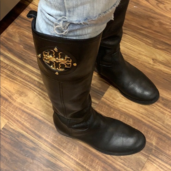 Boots 👢 - Picture 3 of 8